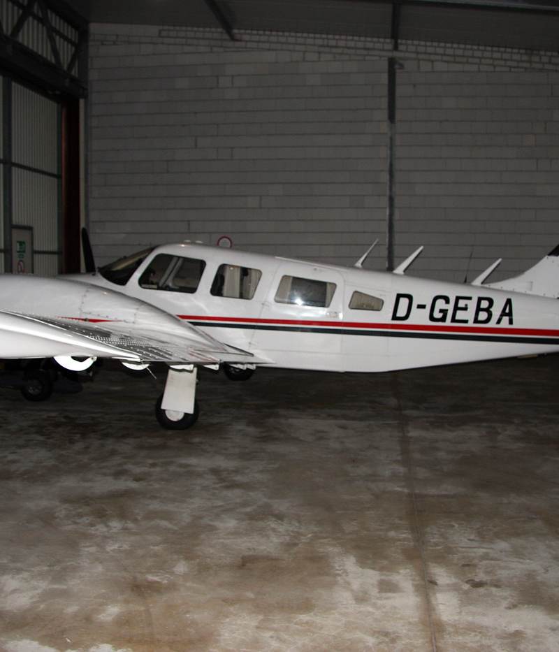 D-GEBA - Twin-engine aircraft