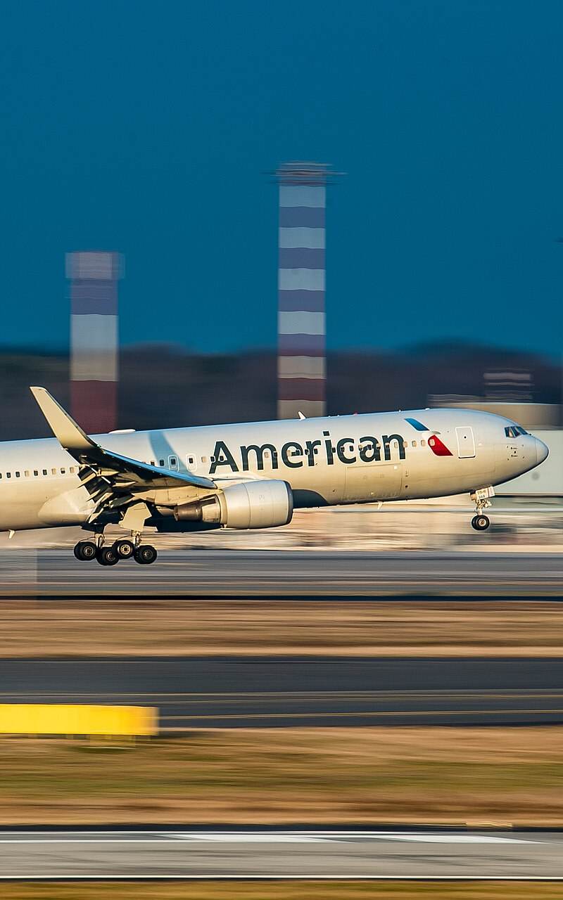 N388AA - Twin-engine aircraft