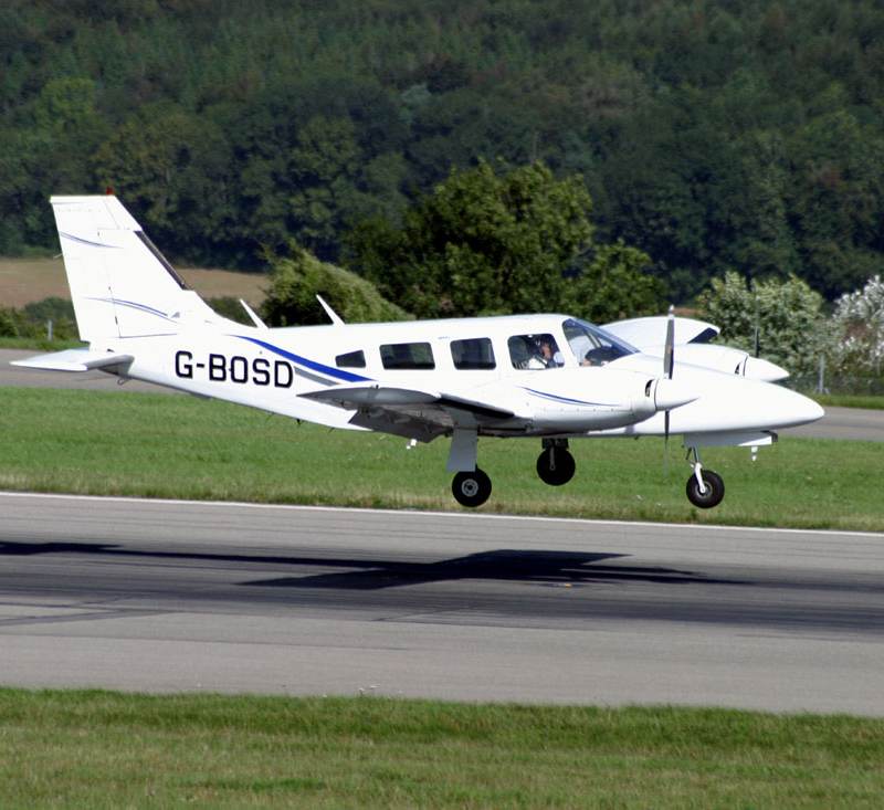 G-BOSD - Twin-engine aircraft