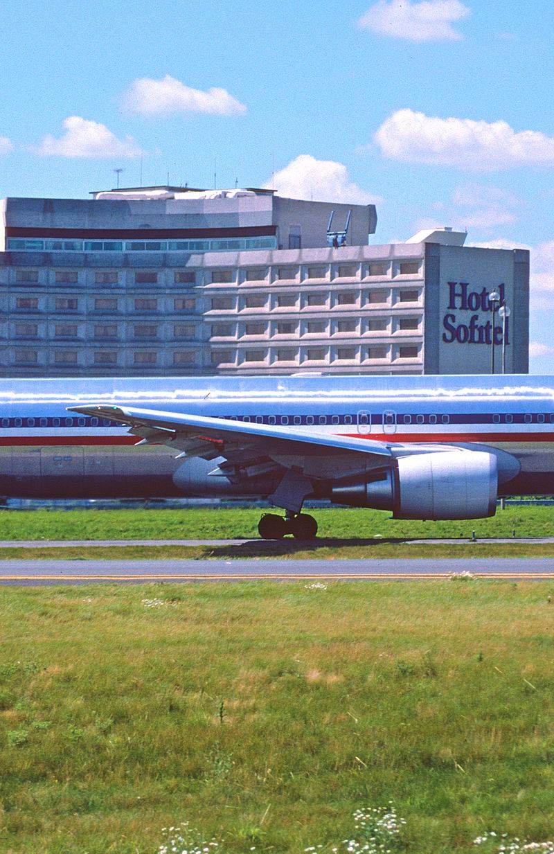 N389AA - Boeing