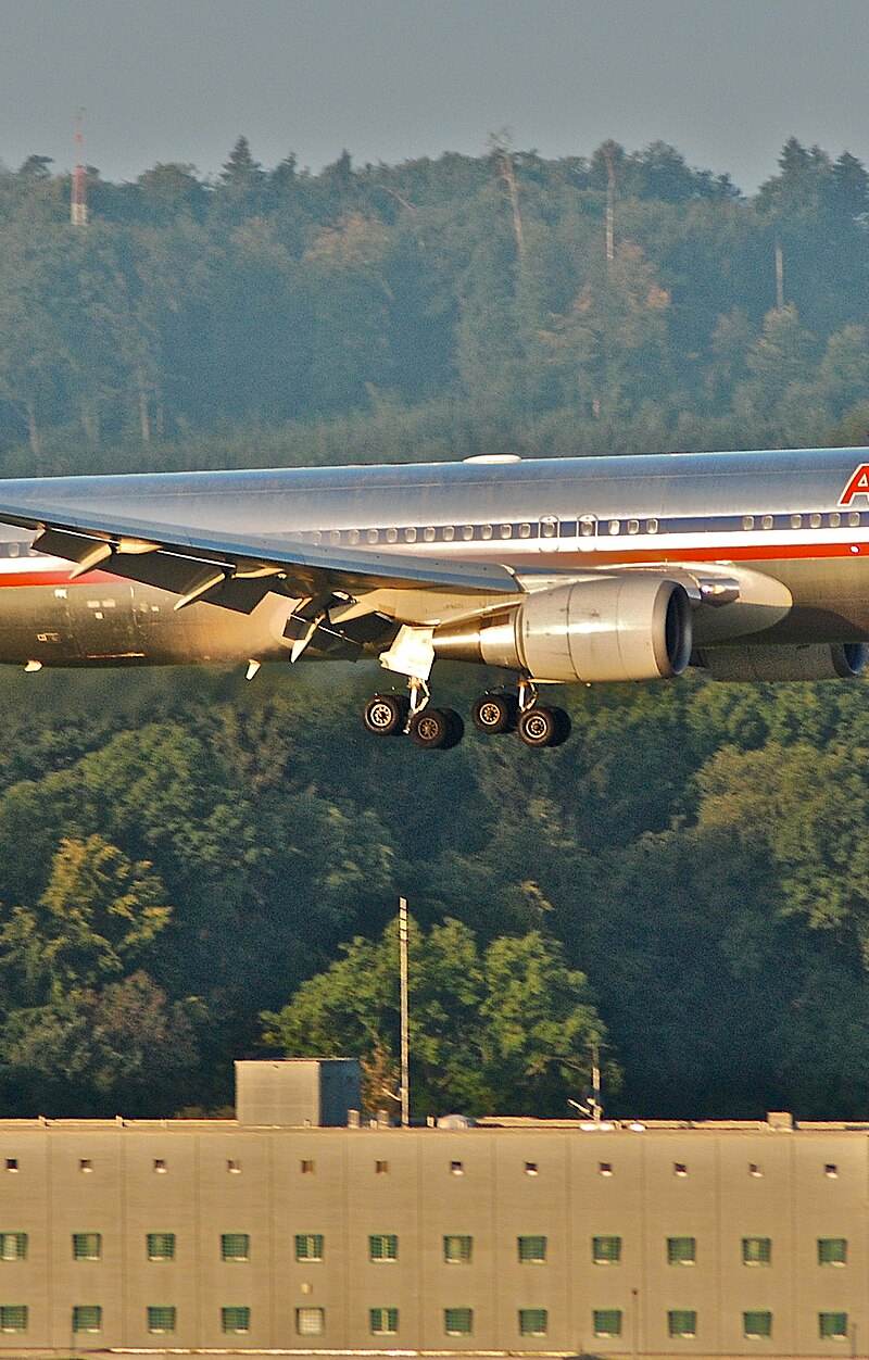 N389AA - Twin-engine aircraft