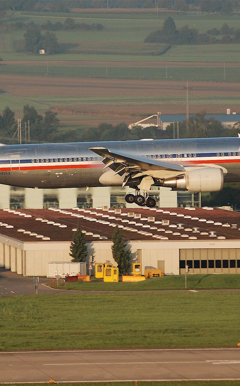 N389AA - Twin-engine aircraft