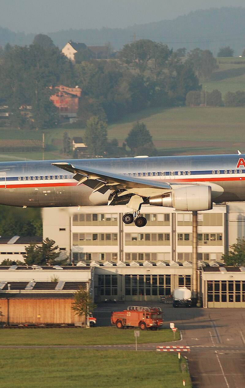 N389AA - Twin-engine aircraft