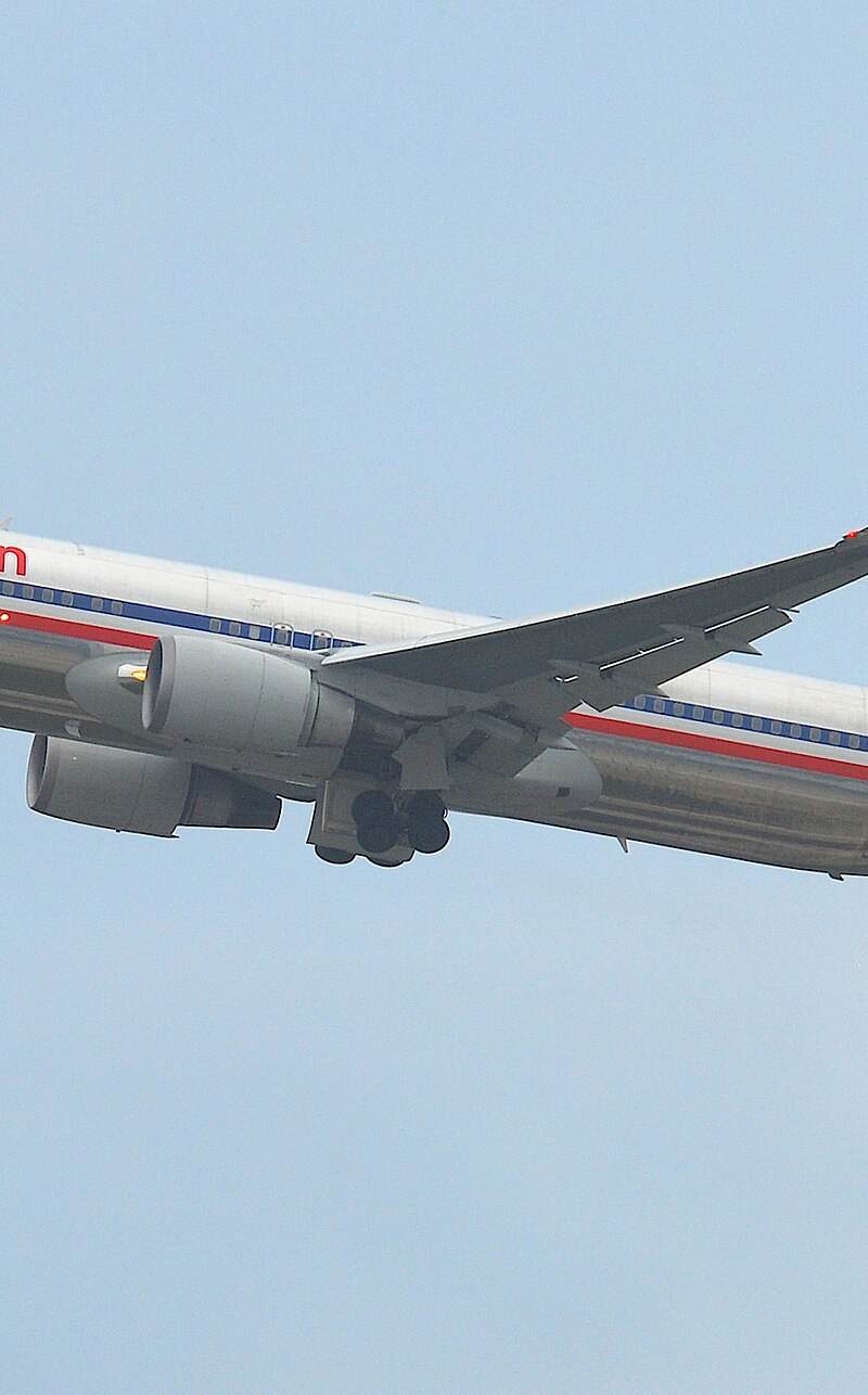 N389AA - Twin-engine aircraft