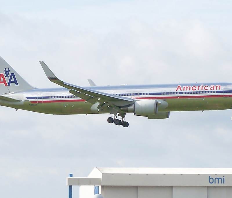 N390AA - Boeing