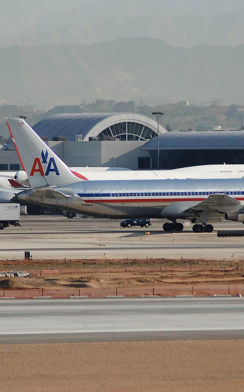 N390AA - Boeing