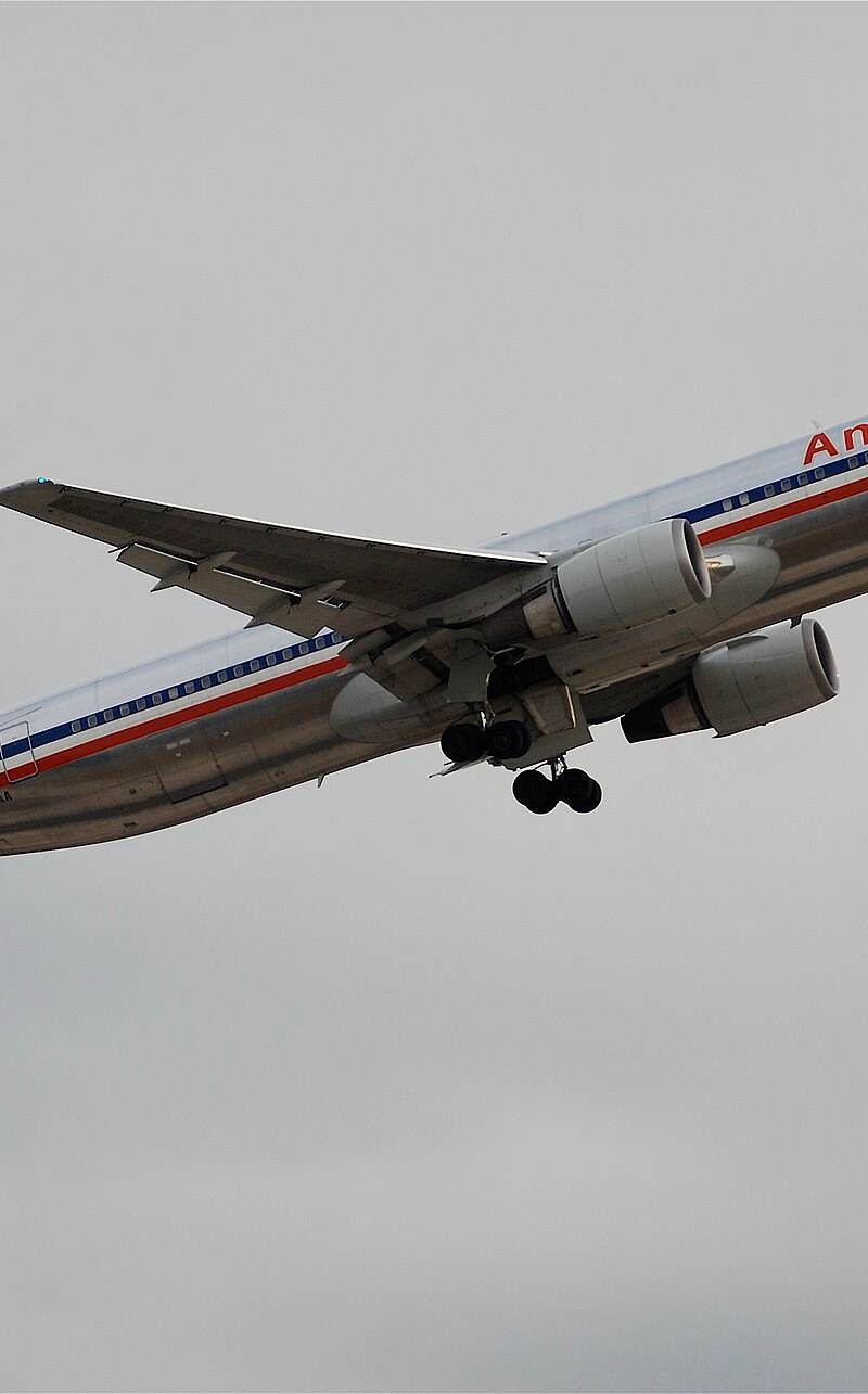 N390AA - Boeing