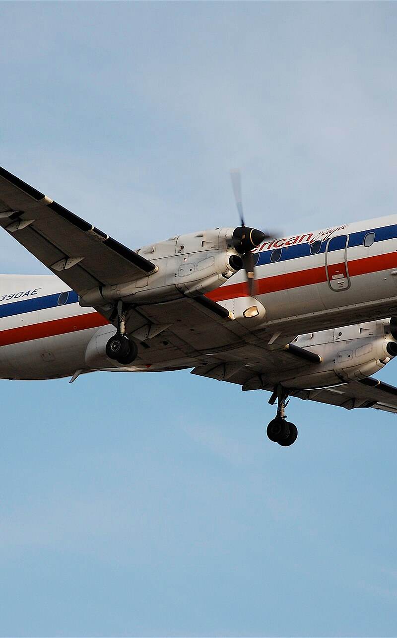 N390AE - Twin-engine aircraft