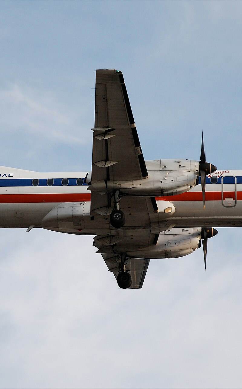 N390AE - Twin-engine aircraft
