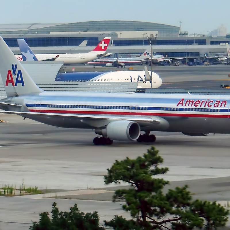 N391AA - Twin-engine aircraft