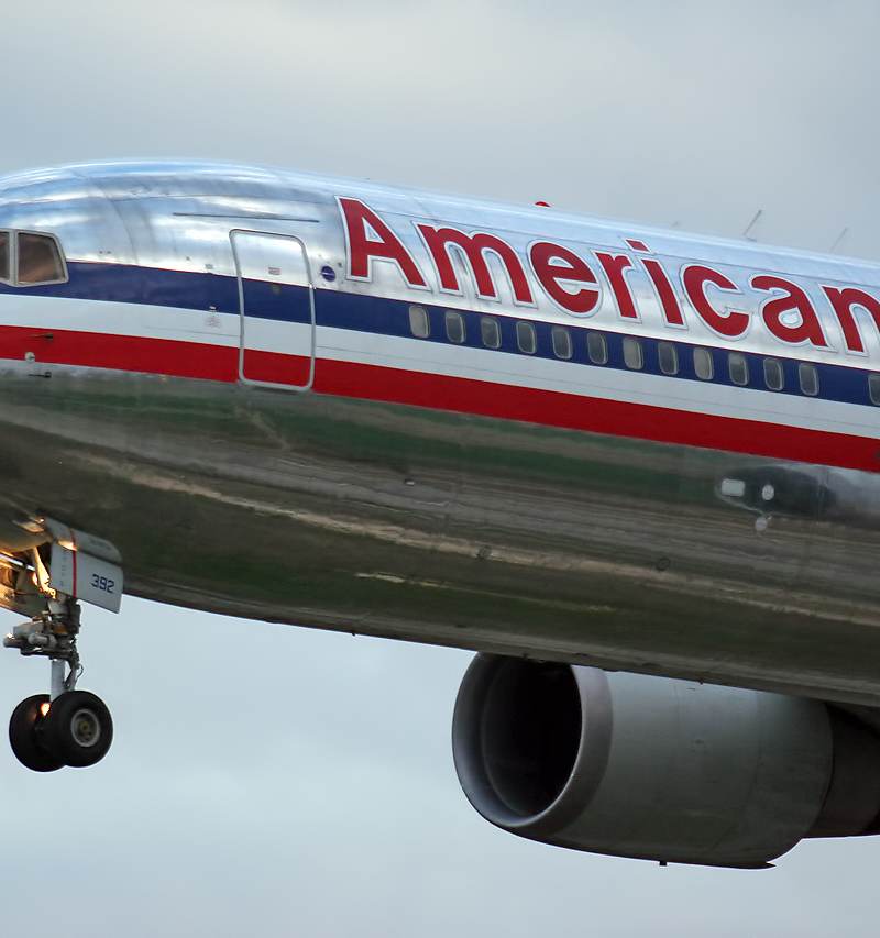 N392AN - Twin-engine aircraft