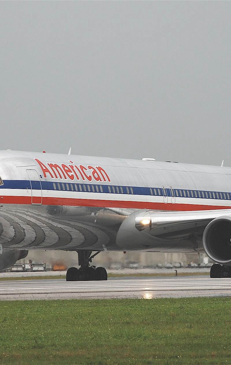 N393AN - Twin-engine aircraft