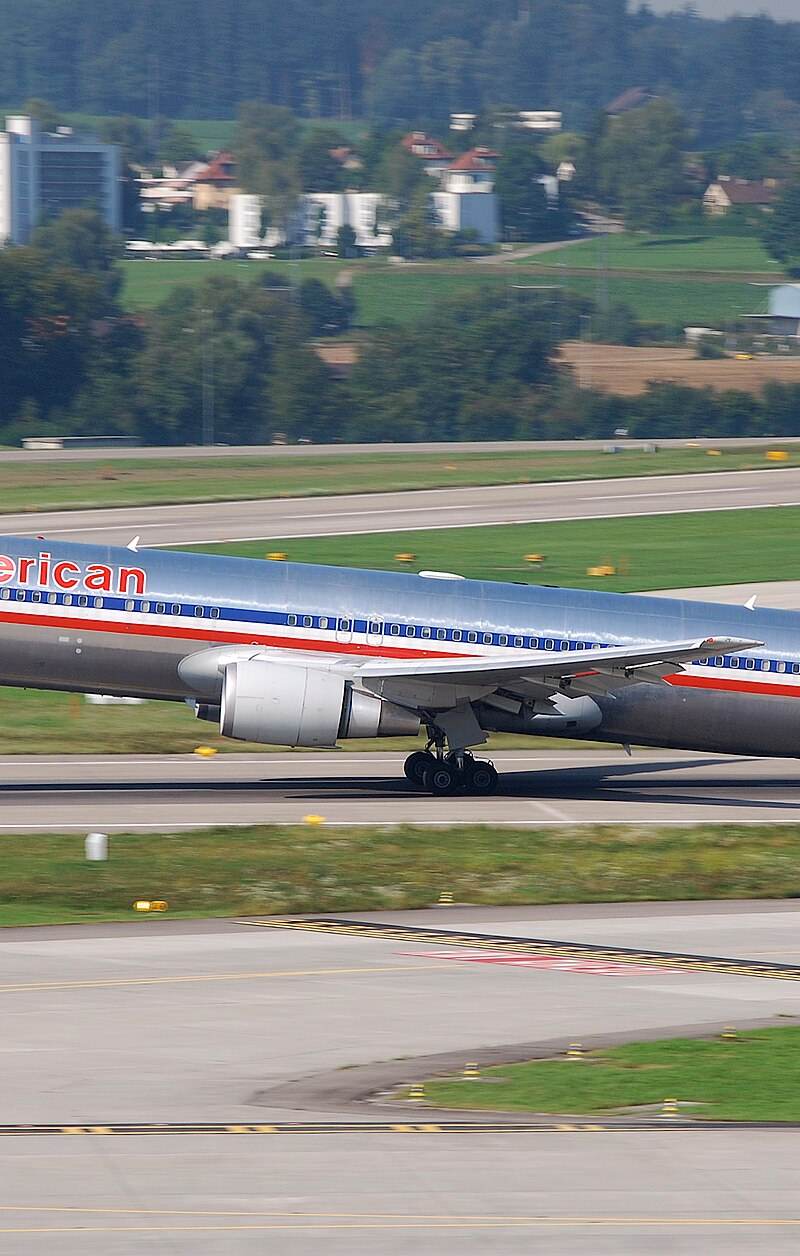 N393AN - Twin-engine aircraft