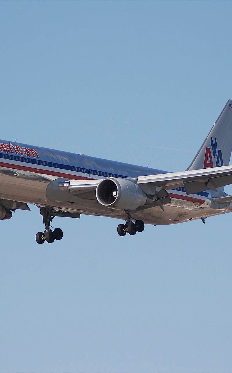 N393AN - Twin-engine aircraft