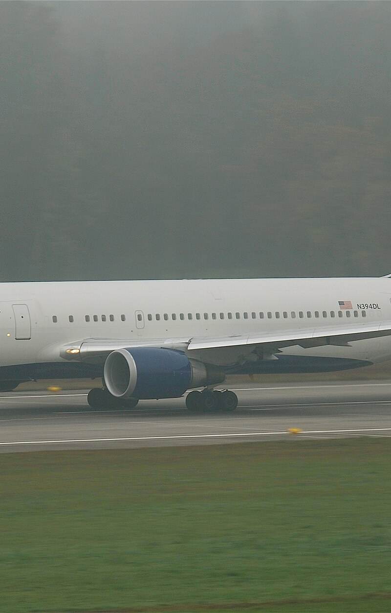 N394DL - Boeing