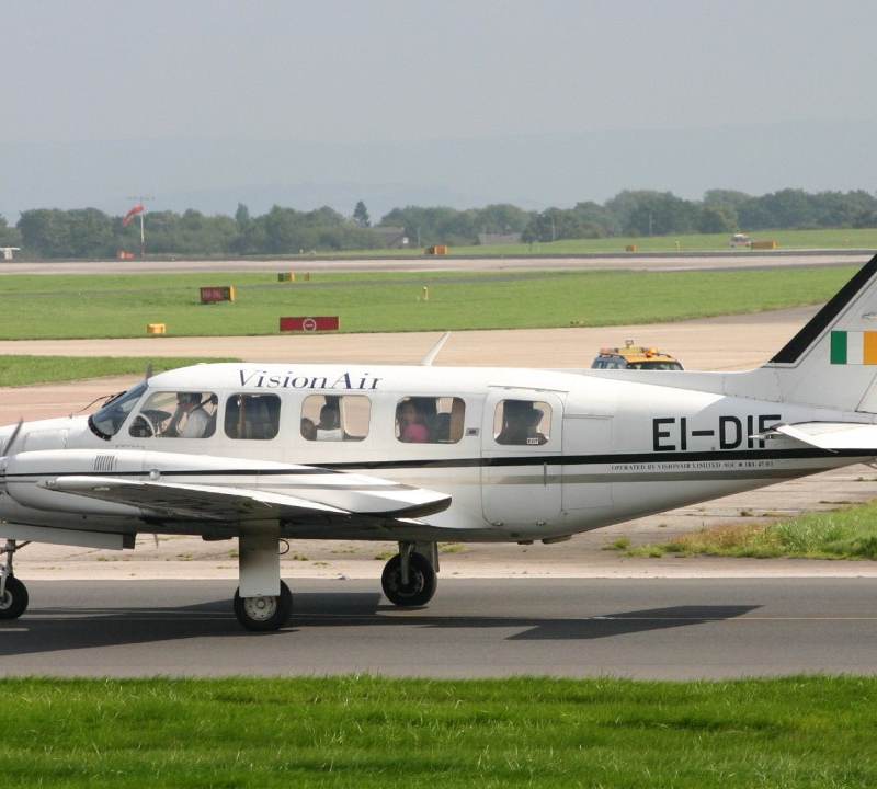 EI-DIF - Twin-engine aircraft