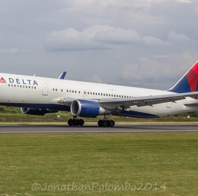 N394DL - Boeing