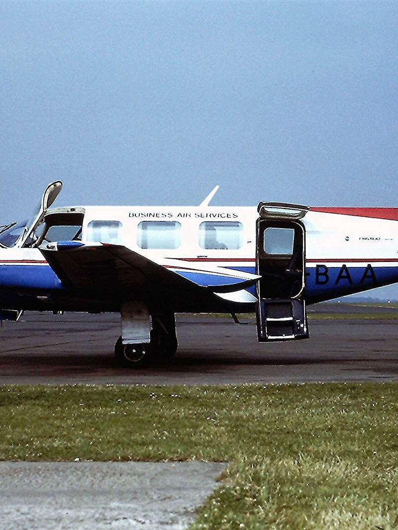 PH-BAA - Twin-engine aircraft