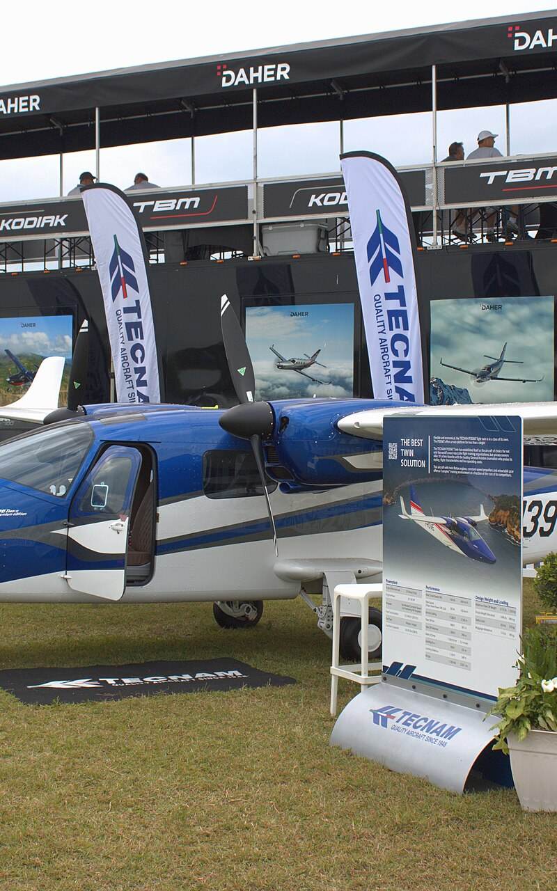 N394US - Twin-engine aircraft