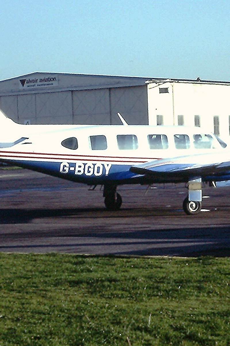 G-BGOY - Twin-engine aircraft