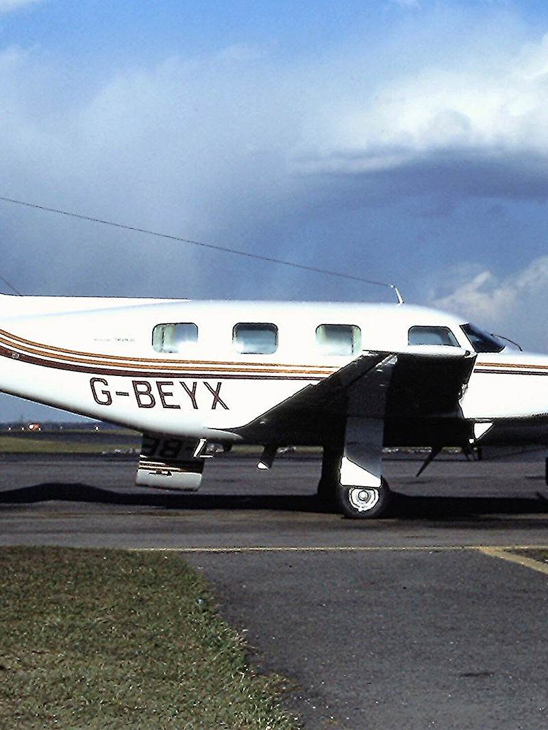G-BEYX - Piper