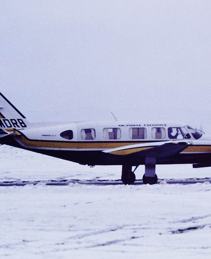 G-MDRB - Twin-engine aircraft