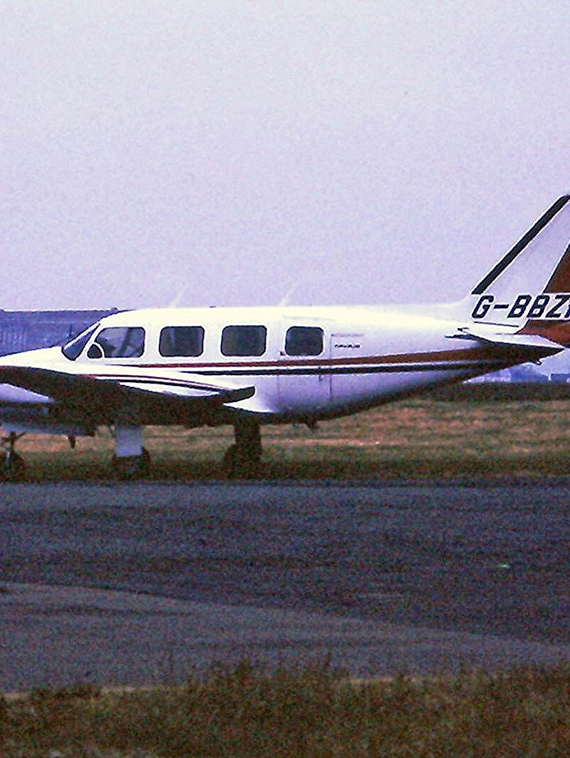 G-BBZI - Twin-engine aircraft