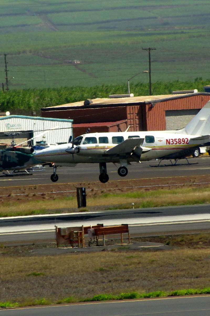 N35892 - Beechcraft