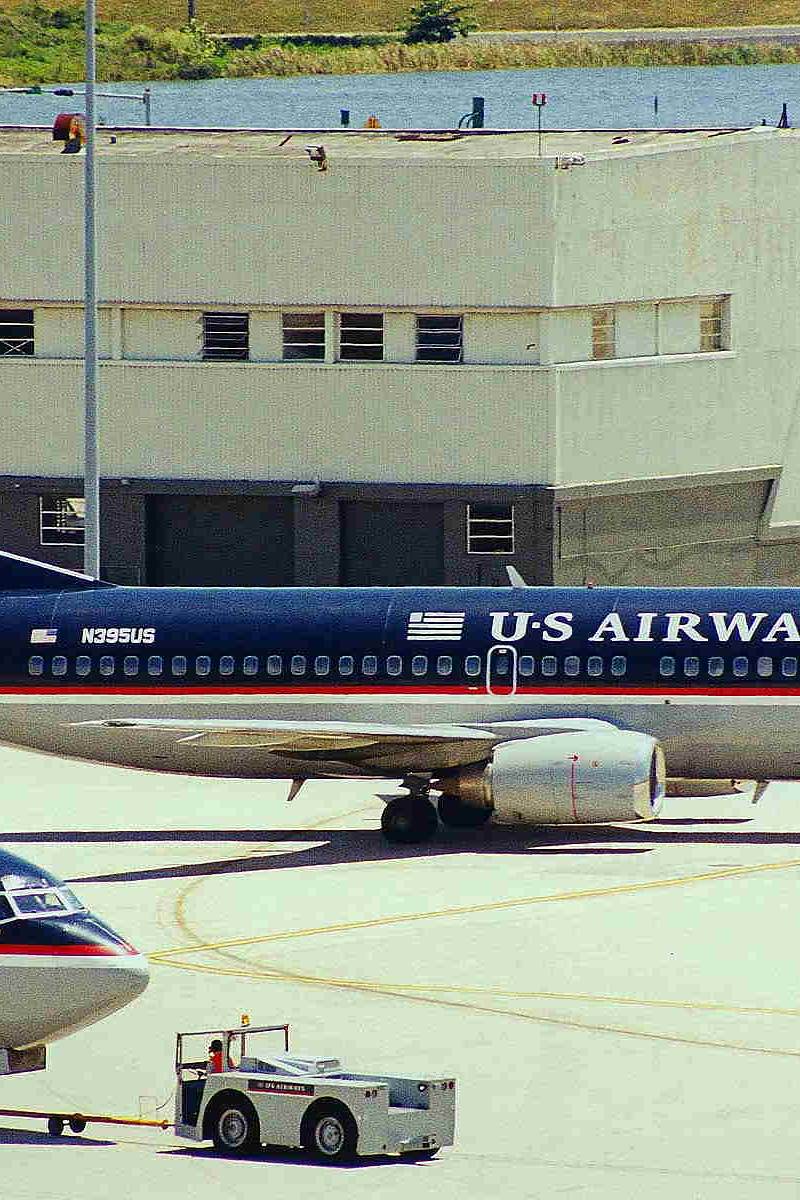 N395US - Twin-engine aircraft