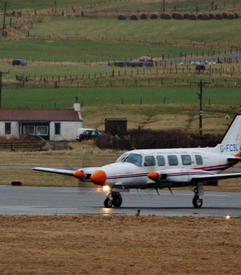 G-FCSL - Twin-engine aircraft