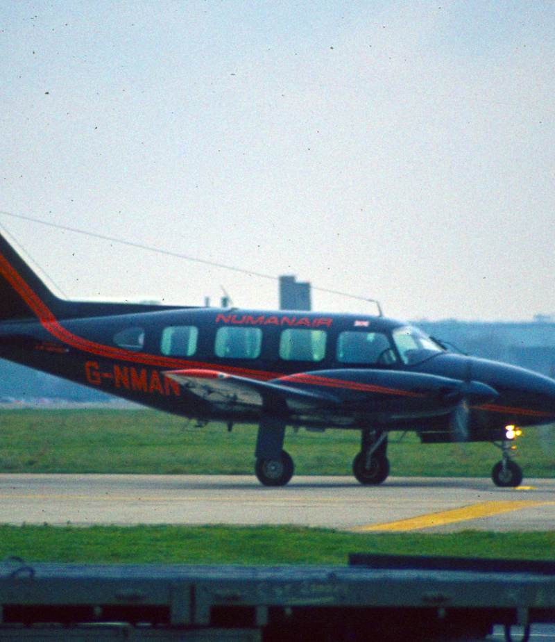 G-NMAN - Twin-engine aircraft
