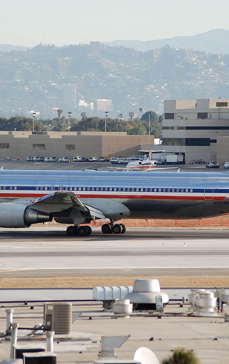 N397AN - Twin-engine aircraft