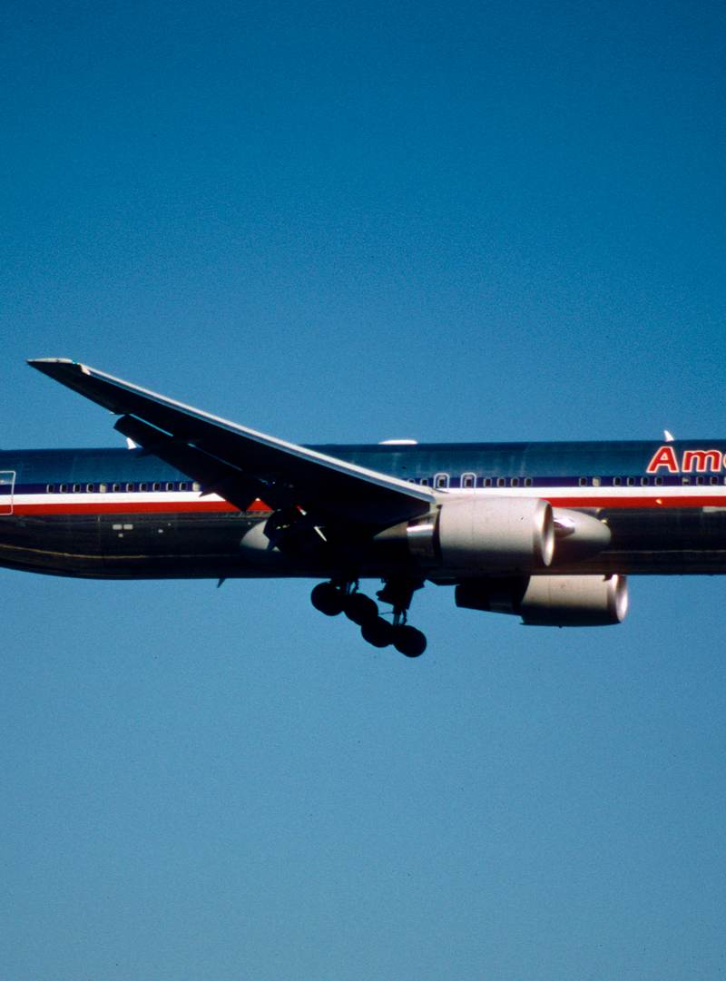 N399AN - Twin-engine aircraft