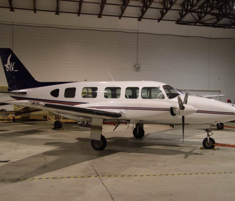 TF-MYV - Twin-engine aircraft