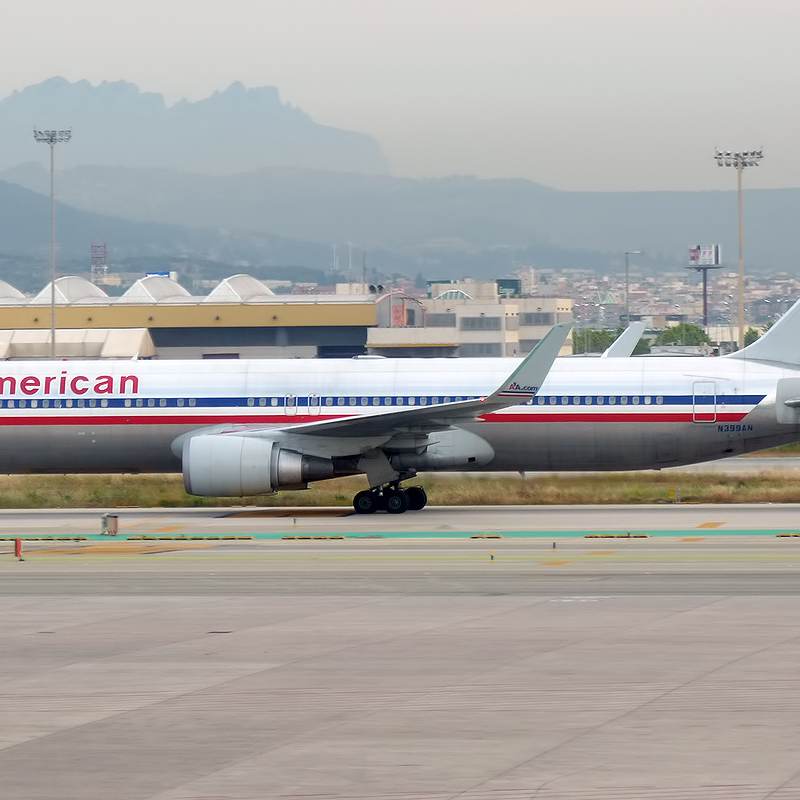 N399AN - Twin-engine aircraft
