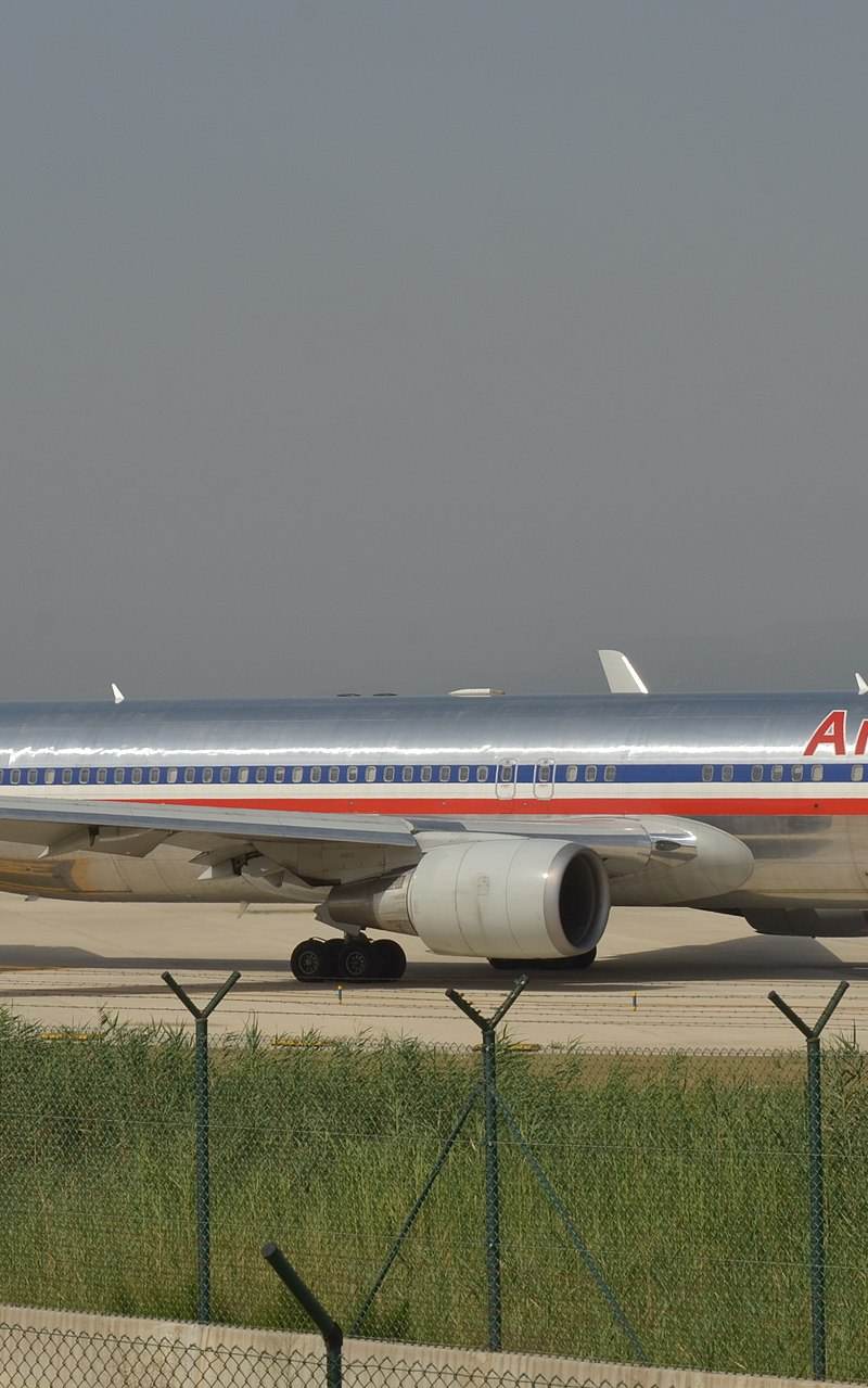N399AN - Twin-engine aircraft