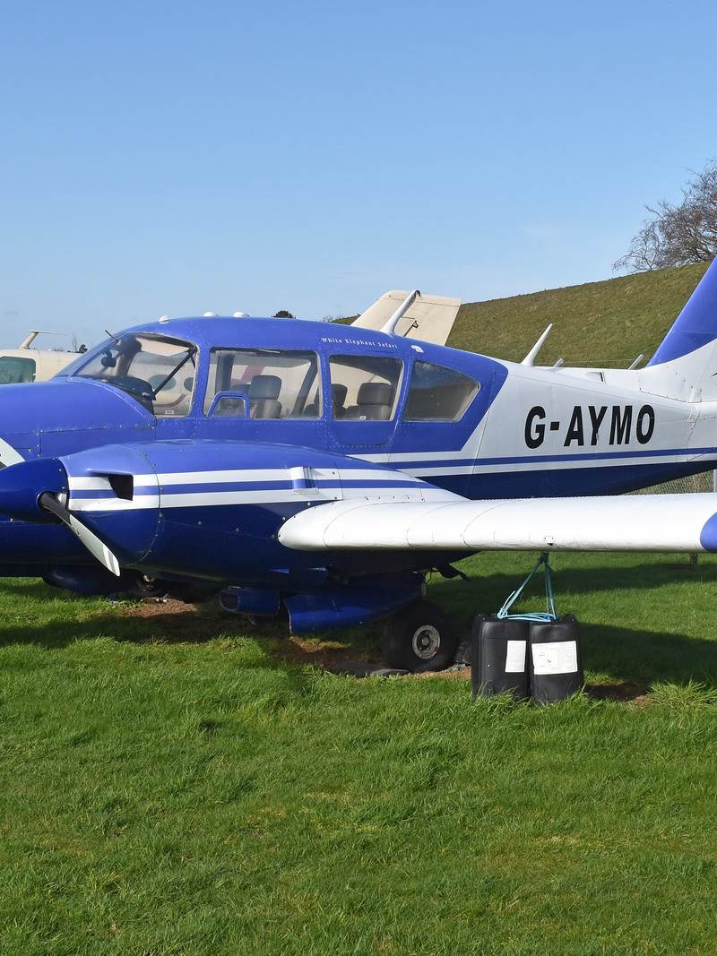 G-AYMO - Twin-engine aircraft