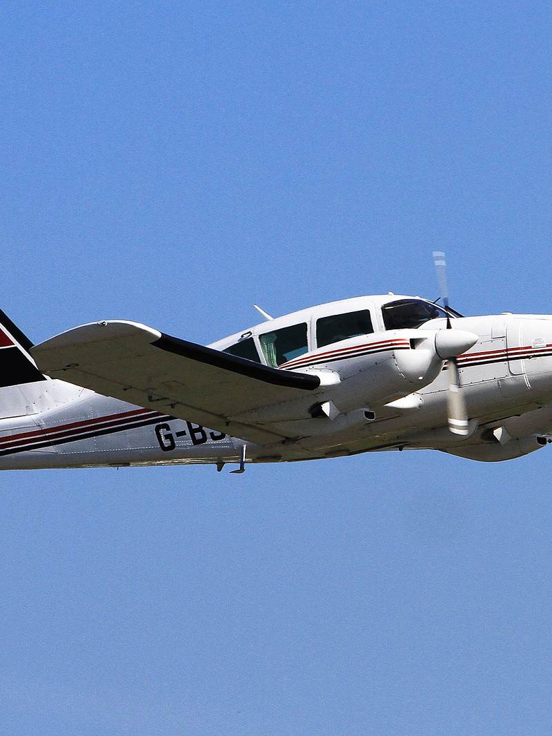 G-BJNZ - Twin-engine aircraft
