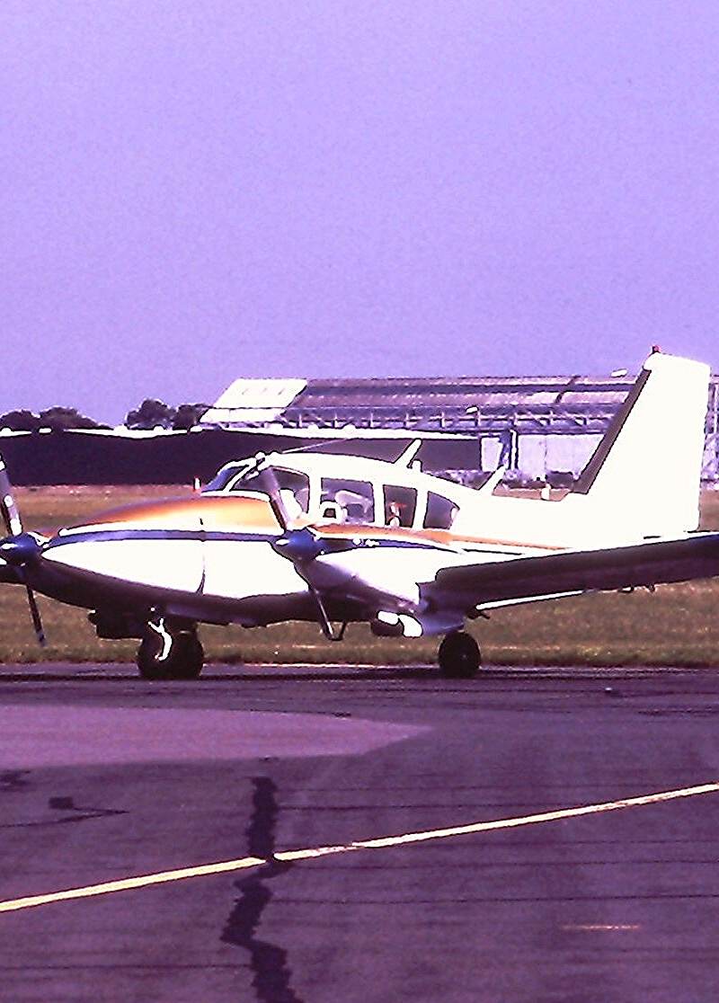 G-BBFU - Twin-engine aircraft