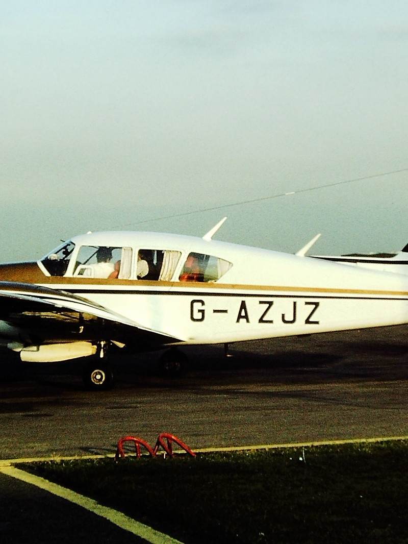 G-AZJZ - Twin-engine aircraft