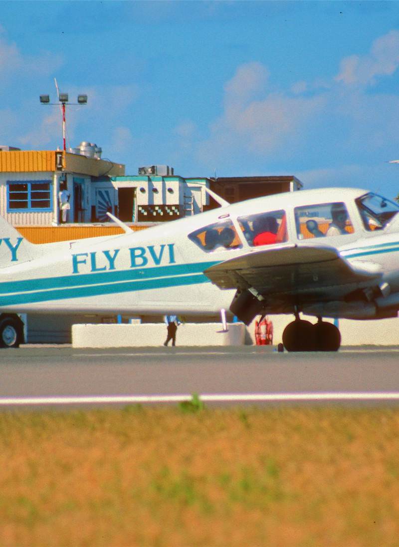 N6637Y - Twin-engine aircraft