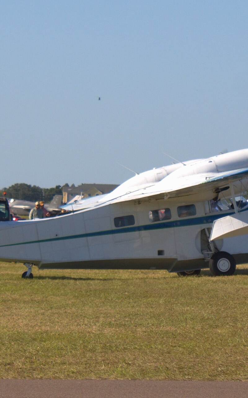 N402E - Aircraft