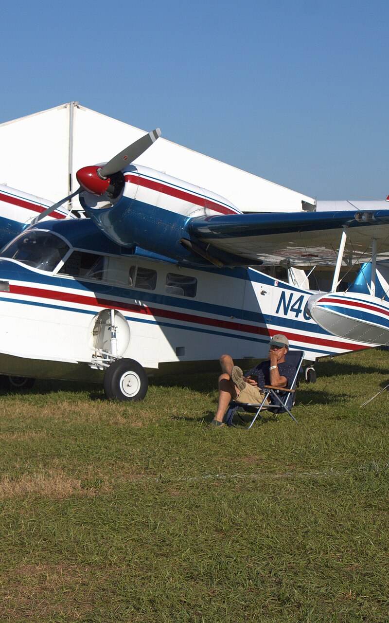 N403E - Twin-engine aircraft