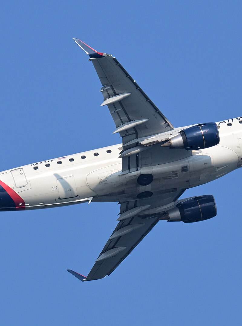 N403YX - Embraer