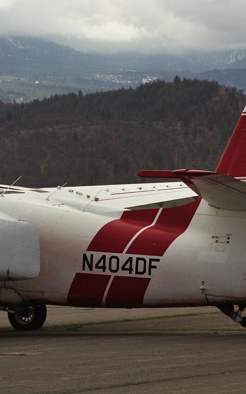 N404DF - Twin-engine aircraft