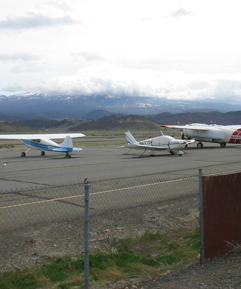 N404DF - Twin-engine aircraft