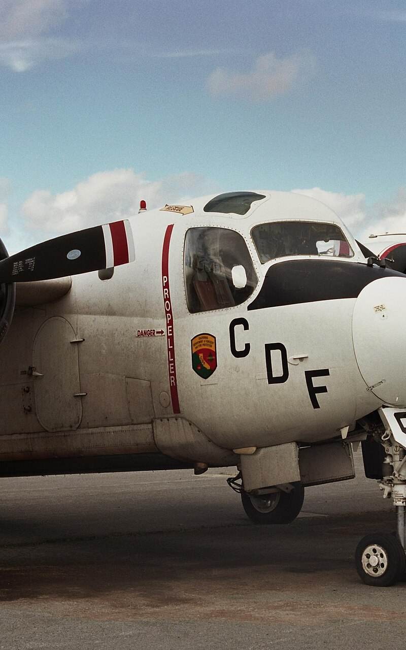 N404DF - Twin-engine aircraft