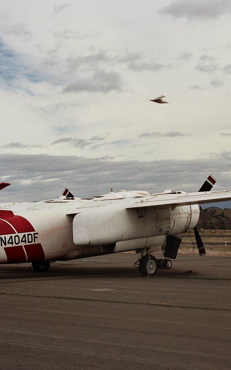 N404DF - Twin-engine aircraft