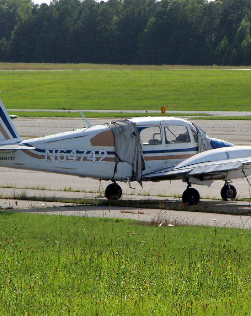 N64742 - Twin-engine aircraft