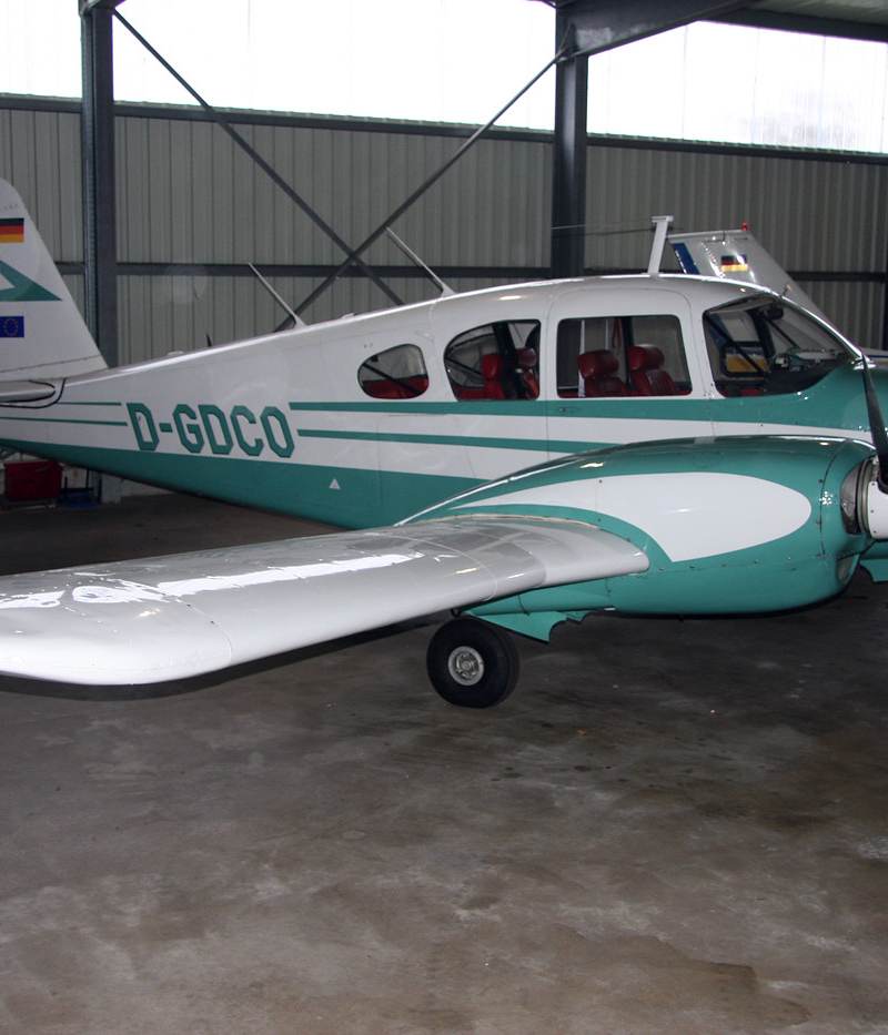 D-GDCO - Twin-engine aircraft